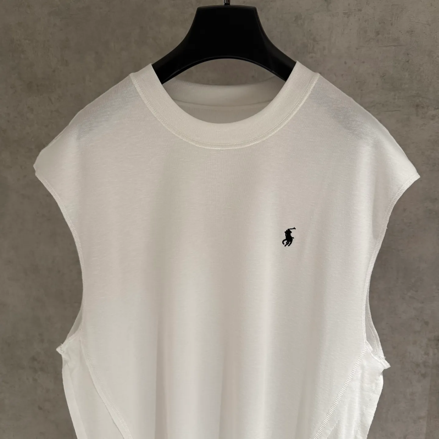 🅿️180 [Strict quality control] Ralph Lauren's new sleeveless vest is new. Unique tailoring and extremely simple design three-dimensional embroidery highlight the brand's design concept. The fabric is made of ultra-light cotton silk fabric. The upper body is comfortable and breathable. Black and white colors. Size L-4xl
